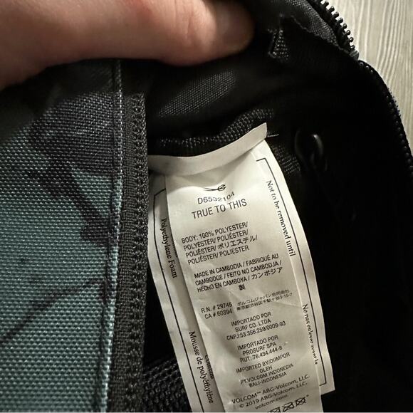 Volcom Mini Waist Fanny Hip Pack Bag Zip Closure in Marina Blue NEW - Picture 6 of 7